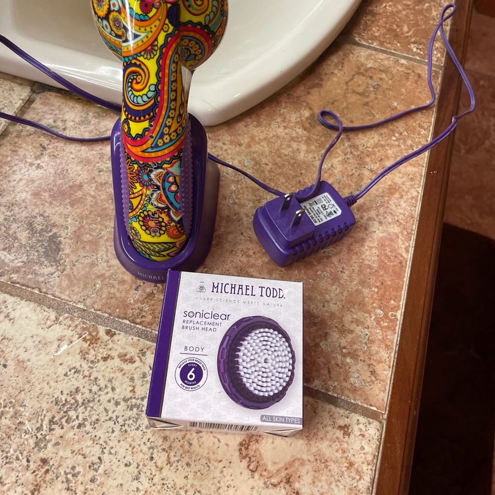 Michael Todd soniclear with body brush head,EUC